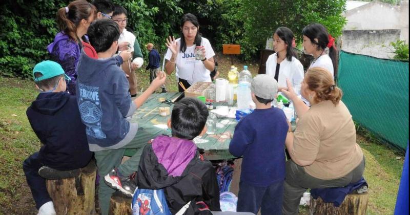 Verano cientiacutefico para nintildeos y joacutevenes en el Parque Botaacutenico Municipal