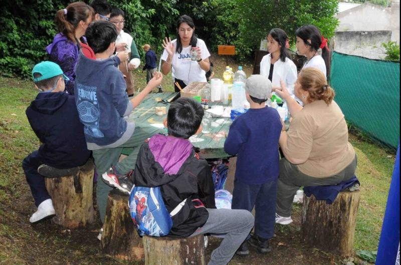 Verano cientiacutefico para nintildeos y joacutevenes en el Parque Botaacutenico Municipal