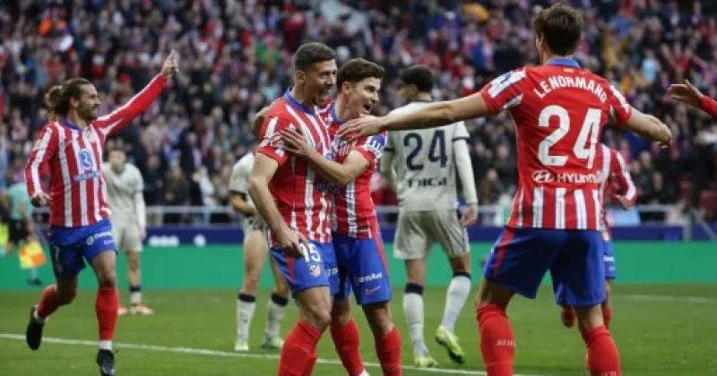 Atleacutetico de Madrid ganoacute con gol de Juliaacuten Aacutelvarez y extiende la mejor racha de triunfos 