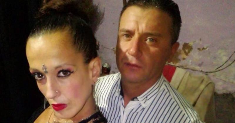 Ahorcoacute con una soga a su esposa le avisoacute a la Policiacutea y quiso escapar