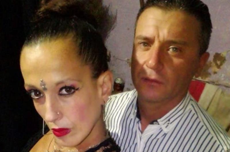 Ahorcoacute con una soga a su esposa le avisoacute a la Policiacutea y quiso escapar