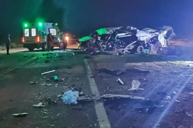 Choque fatal entre un camioacuten y una trafic en La Quiaca