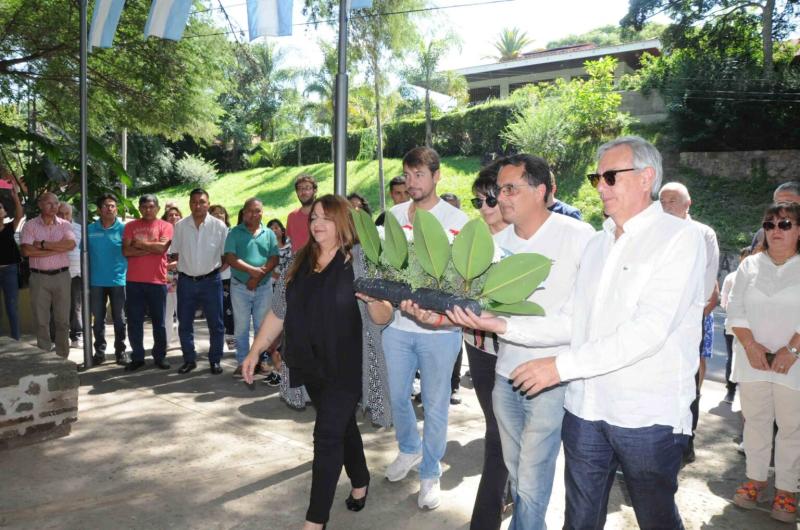 Un sentido homenaje al ex Jefe de de Estado Arturo Humberto Iacutellia