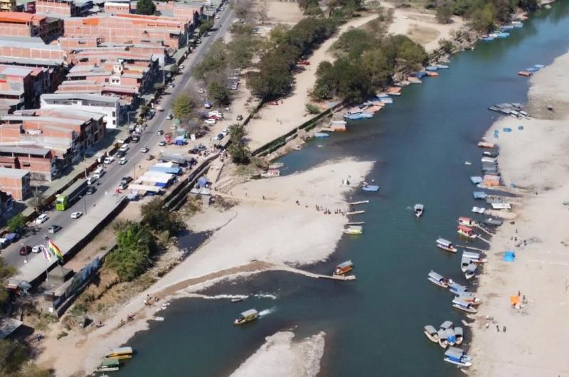 Bolivia cuestionoacute la instalacioacuten del cerco en Aguas Blancas Salta