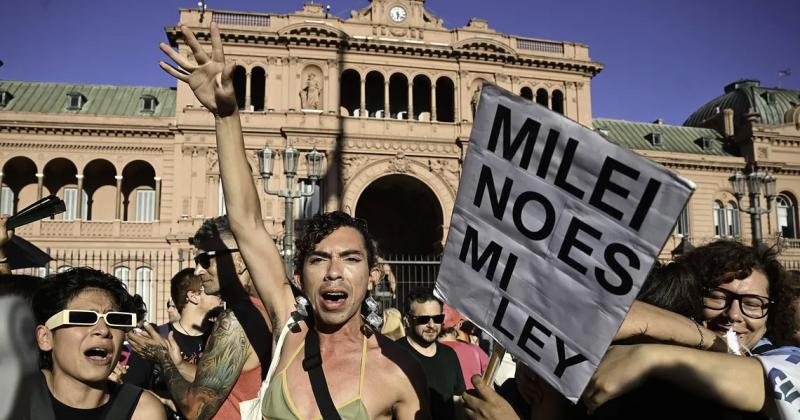 El Gobierno le bajoacute el precioa la masiva marcha del LGBT