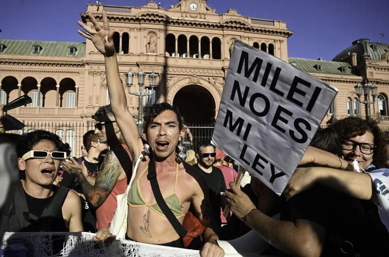 El Gobierno le bajoacute el precioa la masiva marcha del LGBT