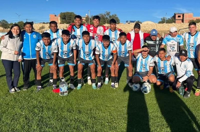 Racing de La Quiaca eliminoacute a Defensores de Monterrico 