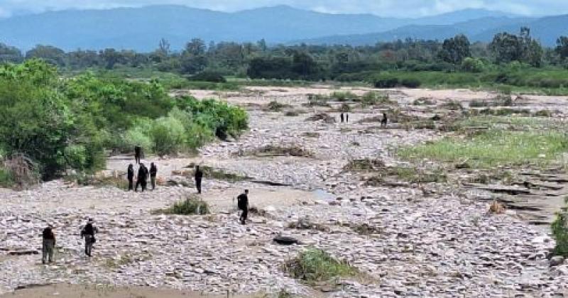 Hallaron el cuerpo de Sheila Tolaba la nintildea arrebatada por una creciente