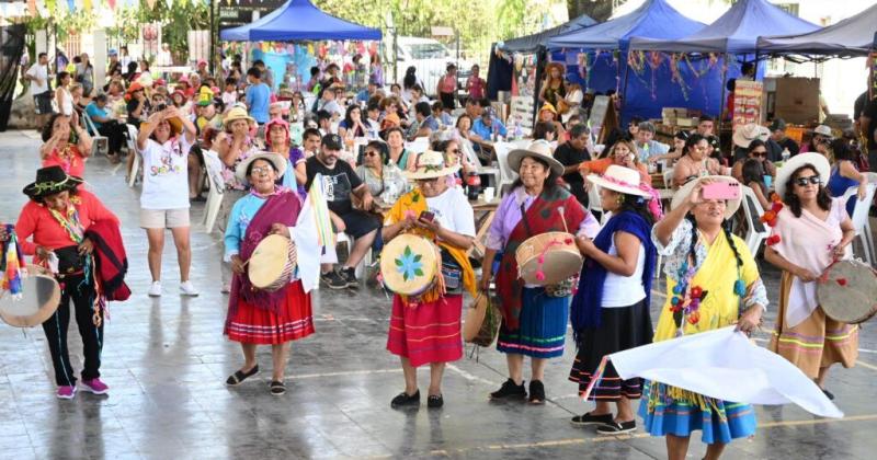 Exitosa celebracioacuten de las comadres en la delegacioacuten de Villa Jardiacuten de Reyes