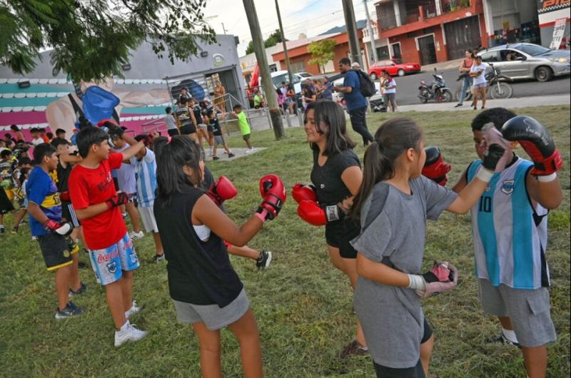 Primer encuentro de escuelas de box infantil